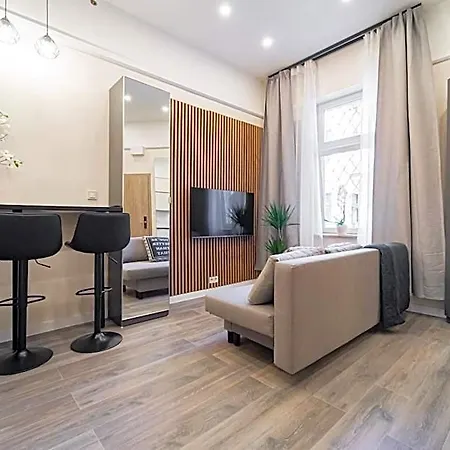 Marton's Dessewffy Lejlighedshotel 4*