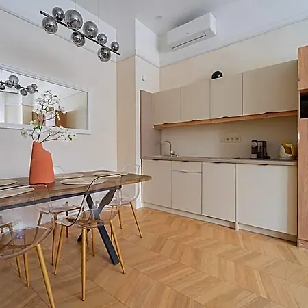 Marton's Dessewffy 4* Budapest